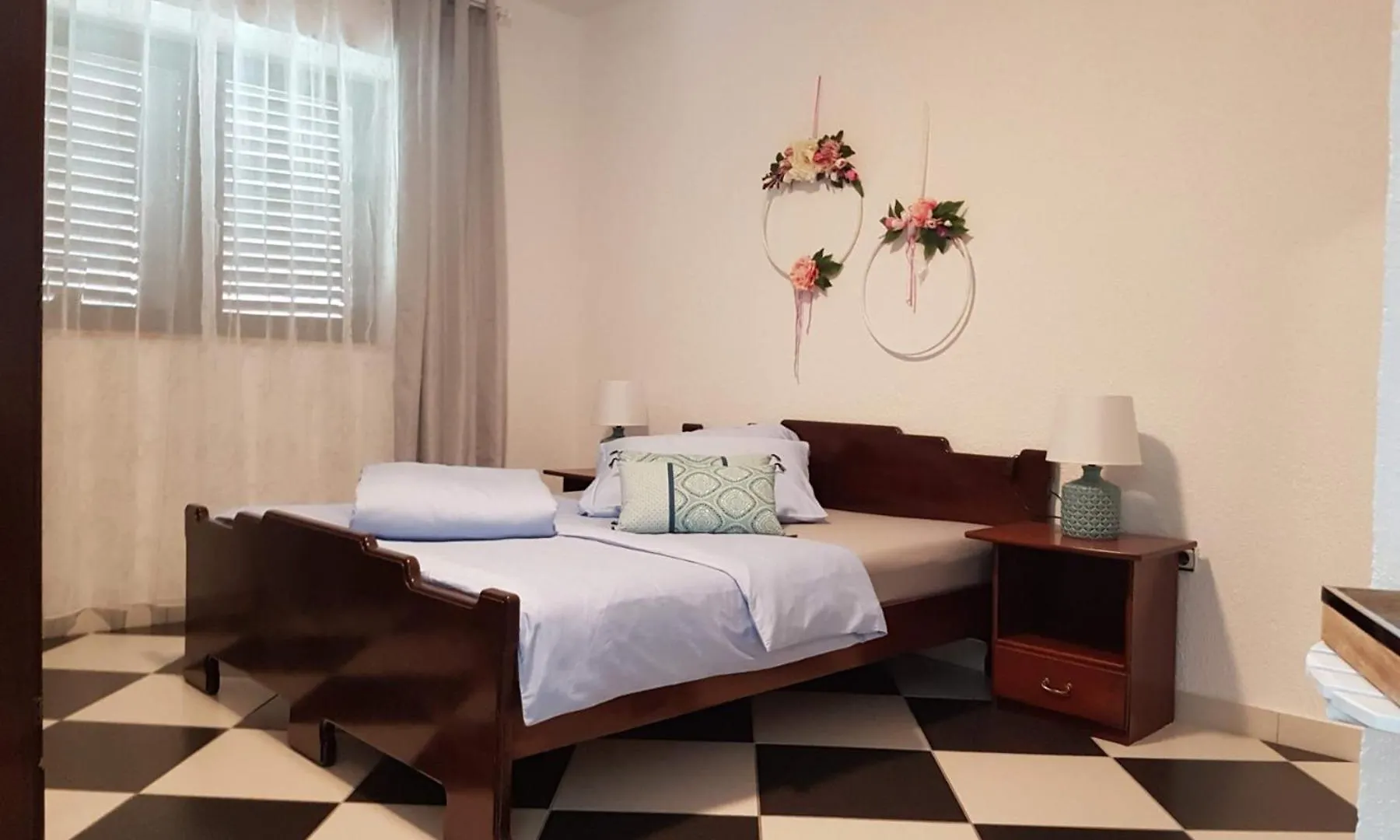Apartments Marintino Sibinj Krmpotski Croatia